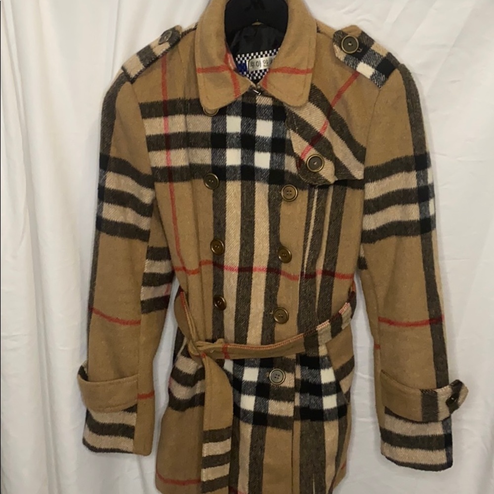 Women’s short wool winter coat.